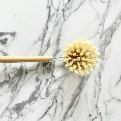 Reusable Dish Brush with A 100% Compostable Head - Image 2