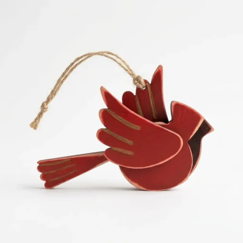 Dons en bois de renard - Ornement commémoratif cardinal - bois d’érable Ornement commémoratif cardinal en bois d’érable gravé par Foxwood Gifts suspendu à un ruban